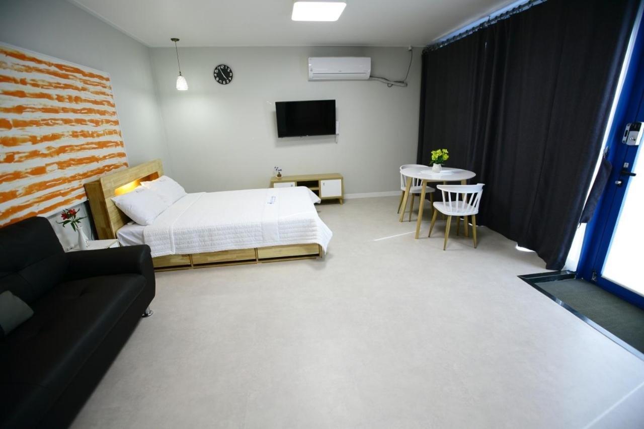 Damyang Thirasia Pension Экстерьер фото